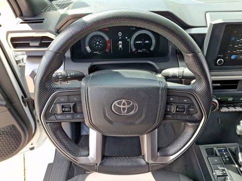 Used 2024 Toyota Tacoma TRD Off-Road AWD/4WD image 18