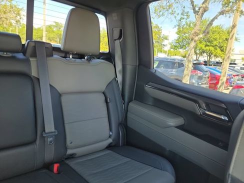 Certified 2022 Chevrolet Silverado 1500 ZR2 w/ Technology Package AWD/4WD image 18