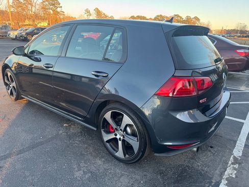 Used 2017 Volkswagen GTI SE image 7