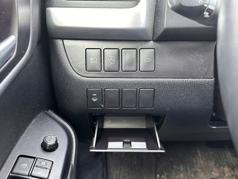 Used 2017 Toyota Highlander XLE image 34