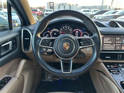Used 2021 Porsche Cayenne Coupe image 14