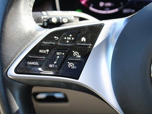 Used 2024 Mercedes-Benz GLC 300 4MATIC image 18