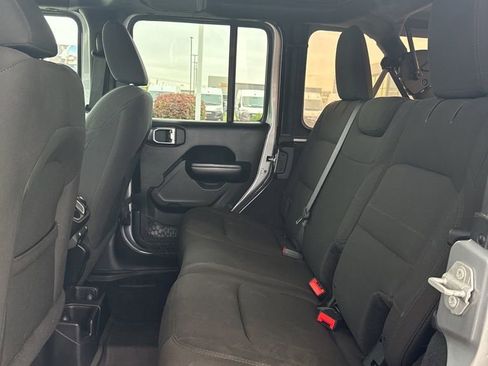 Used 2018 Jeep Wrangler Unlimited Sport S image 15