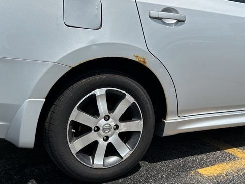 Used 2012 Nissan Sentra 2.0 SR w/ Special Edition Pkg FWD image 11