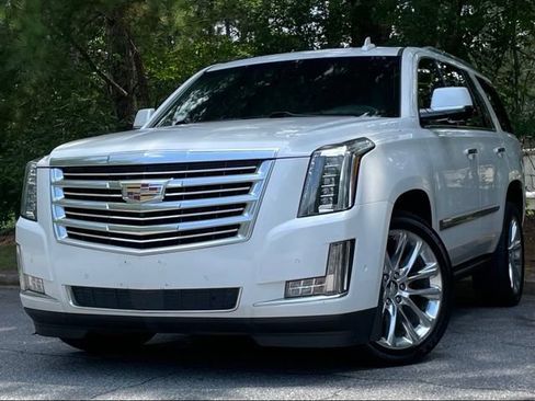 Used 2018 Cadillac Escalade Platinum RWD image 1