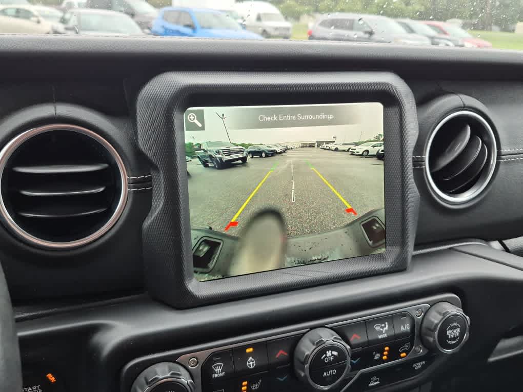 Used 2021 Jeep Gladiator Overland AWD/4WD image 17