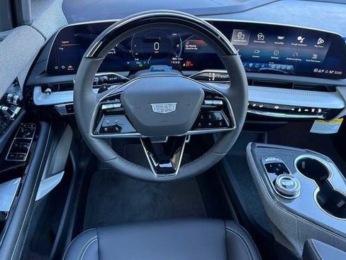 New 2026 Cadillac Optiq Luxury 1 image 14