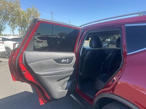 Used 2019 Nissan Rogue SL FWD image 6