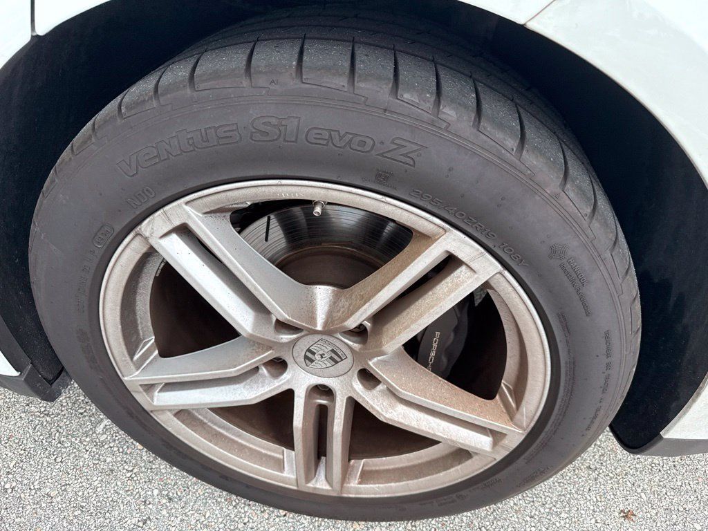 Certified 2025 Porsche Panamera RWD image 33