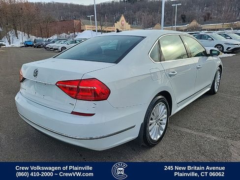 Used 2016 Volkswagen Passat 1.8T SE image 3