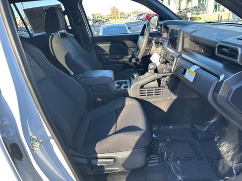 Certified 2025 Toyota 4Runner SR5 image 33