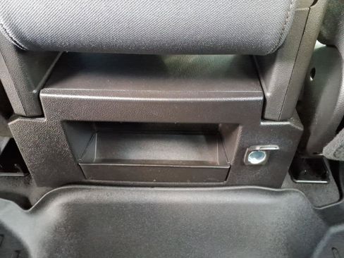 Used 2019 Chevrolet Silverado 1500 LT AWD/4WD image 9