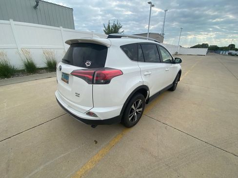 Used 2017 Toyota RAV4 XLE AWD/4WD image 8