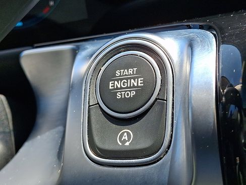Used 2021 Mercedes-Benz GLB 250 4MATIC image 26