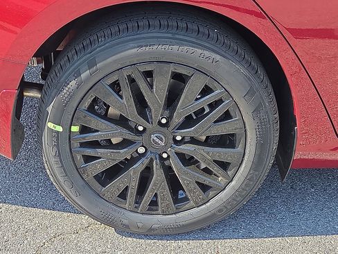 New 2026 Nissan Altima 2.5 SV FWD image 7