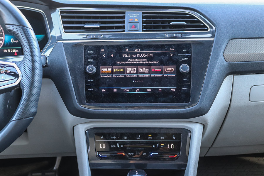 Used 2022 Volkswagen Tiguan SE R-Line FWD image 13