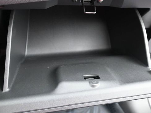 New 2025 Nissan Versa SV w/ Trunk Package FWD image 22