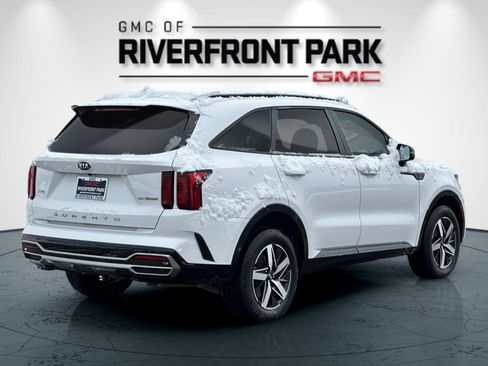 Used 2021 Kia Sorento EX image 3