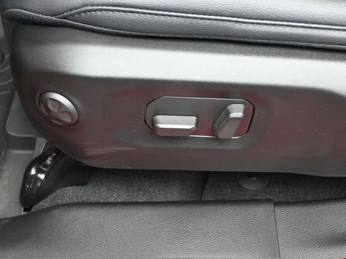 New 2025 Jeep Gladiator Sport image 33