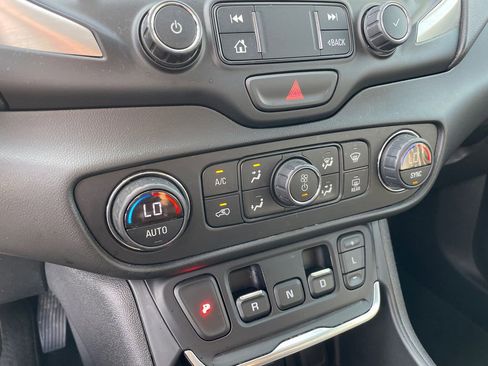 Used 2019 GMC Terrain SLT w/ Preferred Package image 25