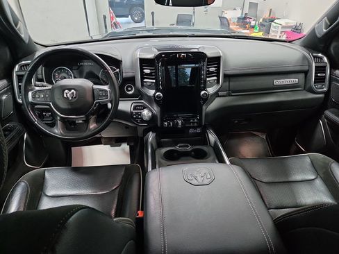Used 2024 RAM 1500 Laramie AWD/4WD image 3