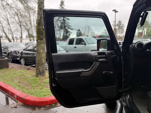 Used 2016 Jeep Wrangler Unlimited Sport w/ Connectivity Group image 26