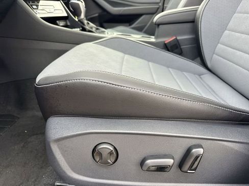 New 2026 Volkswagen Jetta SE FWD image 12