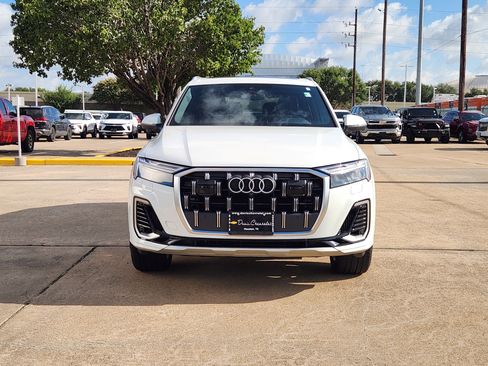 Used 2025 Audi Q7 3.0T Premium Plus AWD/4WD image 3