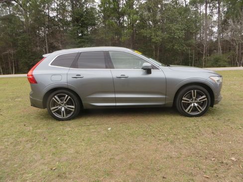Used 2018 Volvo XC60 T6 Momentum w/ Convenience Package image 5