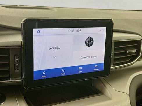 Used 2021 Ford Explorer XLT w/ Equipment Group 202A AWD/4WD image 14