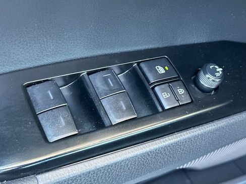 Used 2025 Toyota Camry SE w/ Convenience Package FWD image 13