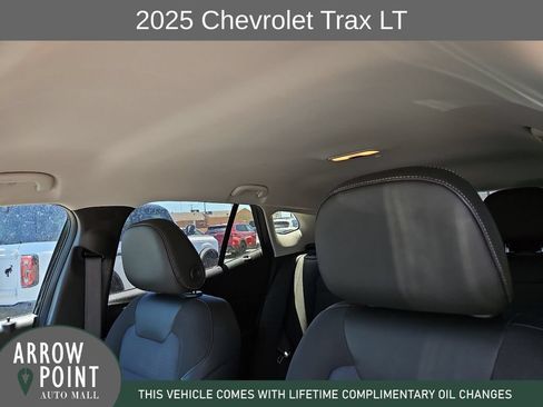 Used 2025 Chevrolet Trax LT FWD image 22