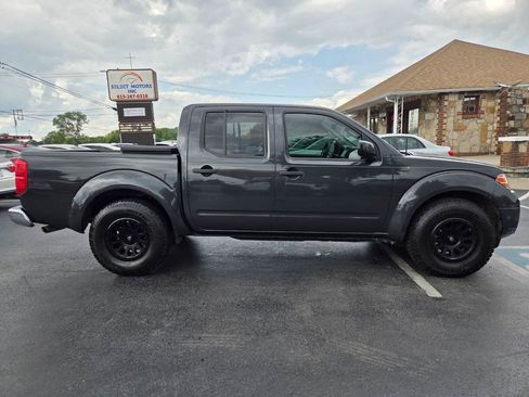 Used 2014 Nissan Frontier SV RWD image 6