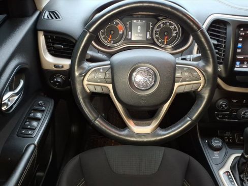 Used 2016 Jeep Cherokee Latitude w/ Comfort/Convenience Group image 5