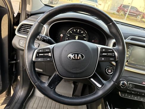 Used 2019 Kia Sorento SX w/ SX Touring Package image 18