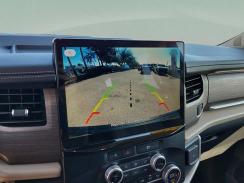 Used 2023 Ford Expedition Limited image 19