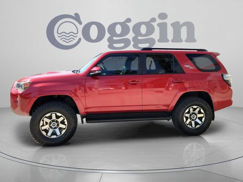 Used 2021 Toyota 4Runner TRD Off-Road Premium AWD/4WD image 2