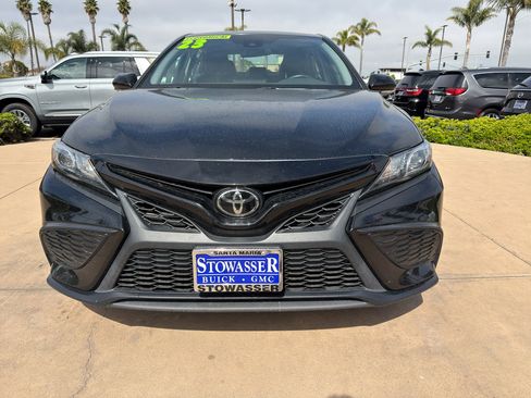 Used 2023 Toyota Camry SE FWD image 2