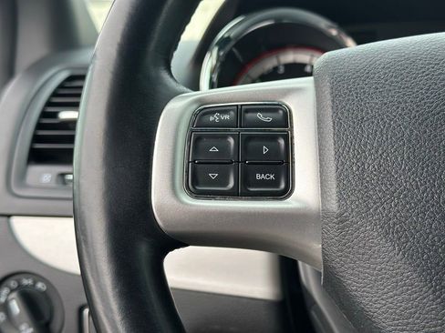 Used 2018 Dodge Grand Caravan GT image 32