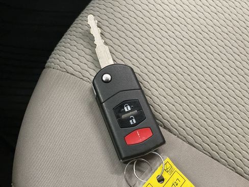 Used 2014 MAZDA MAZDA5 Touring image 29