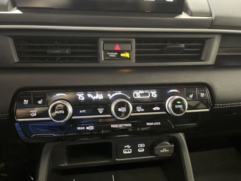 Used 2025 Honda Pilot Elite image 19