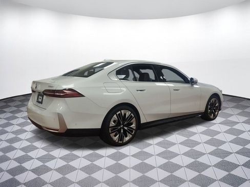 Certified 2024 BMW 530i xDrive 530i xDrive w/ Premium Package image 7