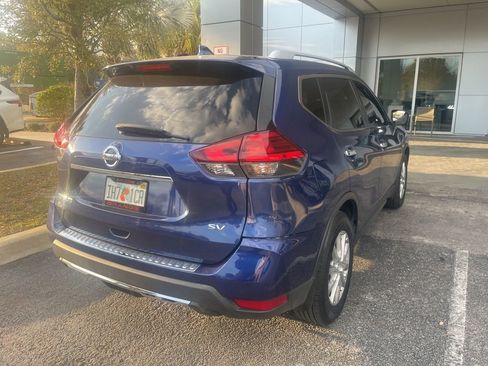 Used 2017 Nissan Rogue SV w/ SV Premium Package image 10