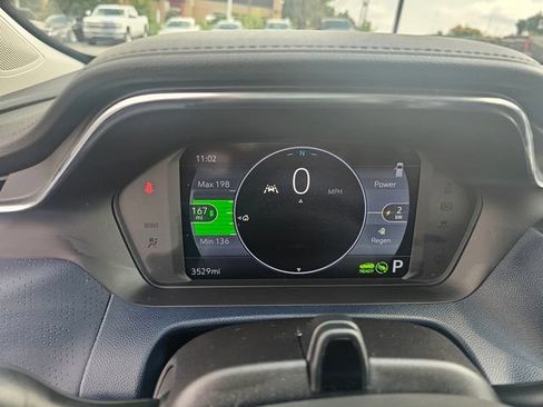 Used 2023 Chevrolet Bolt EUV Premier w/ Super Cruise Package FWD image 26