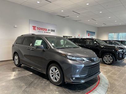 New 2025 Toyota Sienna XLE