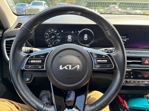 Used 2024 Kia Seltos S AWD/4WD image 10