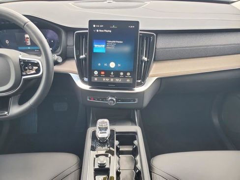 Certified 2025 Volvo XC90 B6 Plus w/ Protection Package Premier AWD/4WD image 30