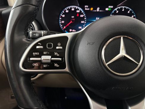 Used 2022 Mercedes-Benz GLC 300 4MATIC image 13