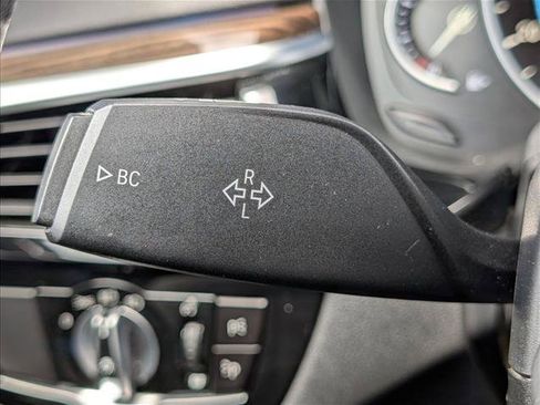 Used 2019 BMW 530e RWD image 11