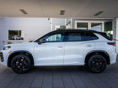 New 2026 Volkswagen Tiguan SE R-Line image 12